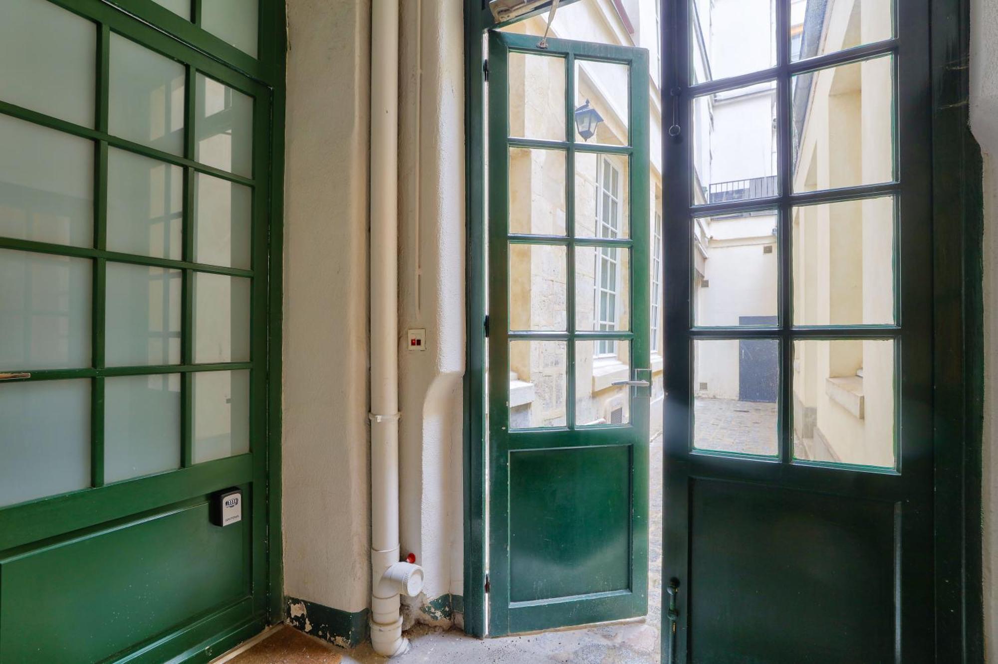 New & Design Studios In The Heart Of Le Marais Paris Eksteriør bilde